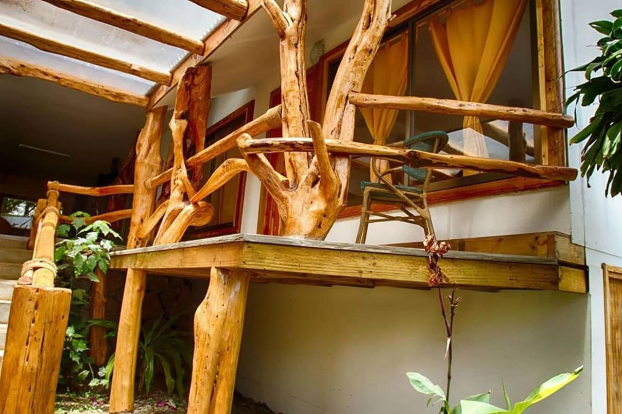 Chez Maria Goretti Hotel ハンガ・ロア エクステリア 写真